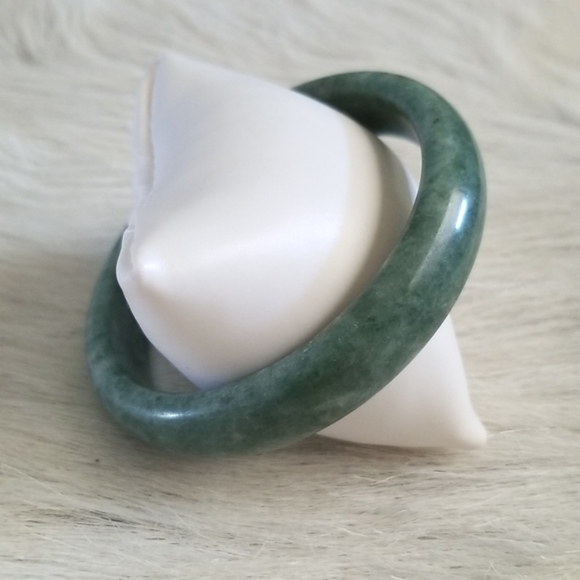Natural Jade Bangle - Picture 2 of 9